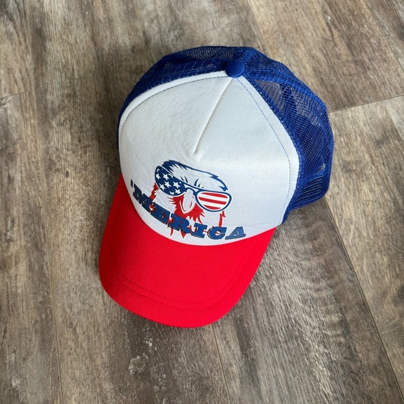 ‘Merica Patriotic Trucker Hat with Eagle Design - Picture 5 of 5